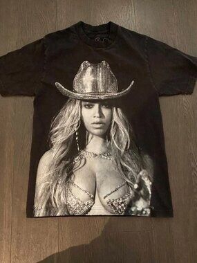 Beyonce Renaissance Tour T-Shirt size small
